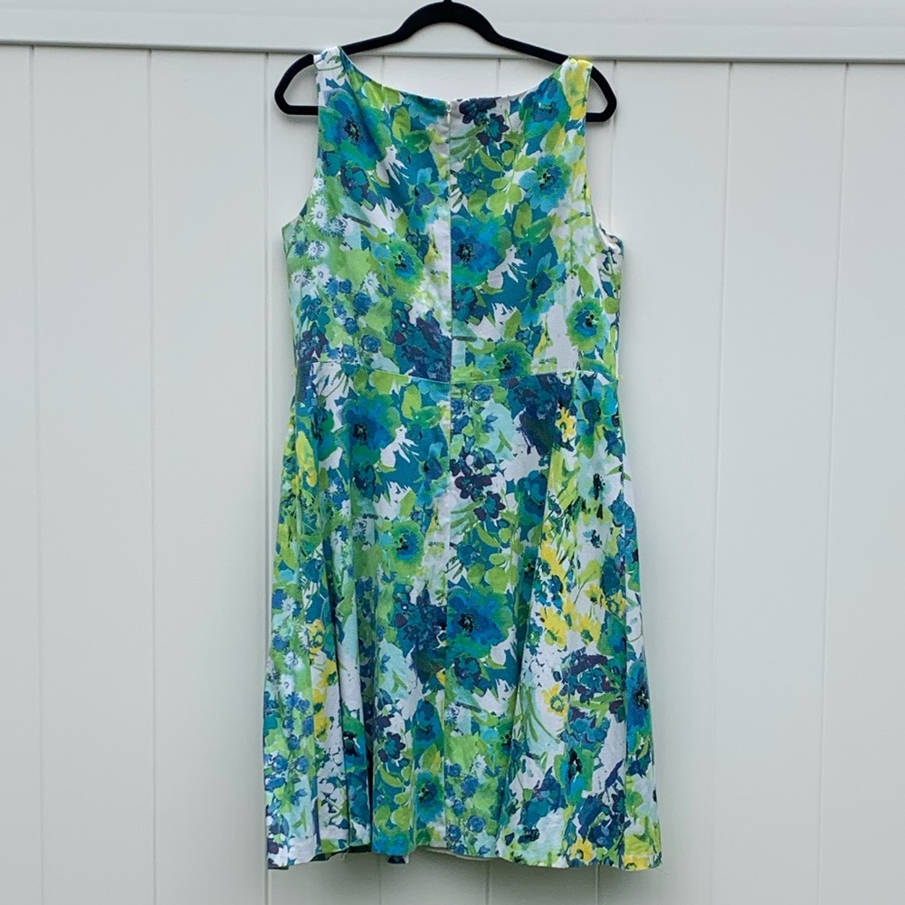 Black Label by Evan Picone Key Lime Floral Dress. - Picture 2 of 3